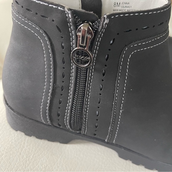 J Sport Jenna Black Ankle Booties size 8 - Picture 12 of 13